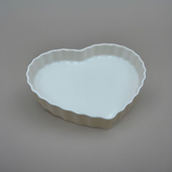 Vintage Pfaltzgraff Heart Shaped Stoneware Baking Dish  White Oven To Table Dish - Picture 2 of 7